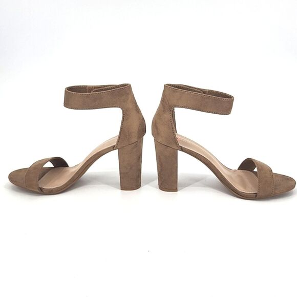 Rampage Sandals Womens 10 Beige Ankle Strap Chunky Block Heels Faux Suede - Picture 4 of 11